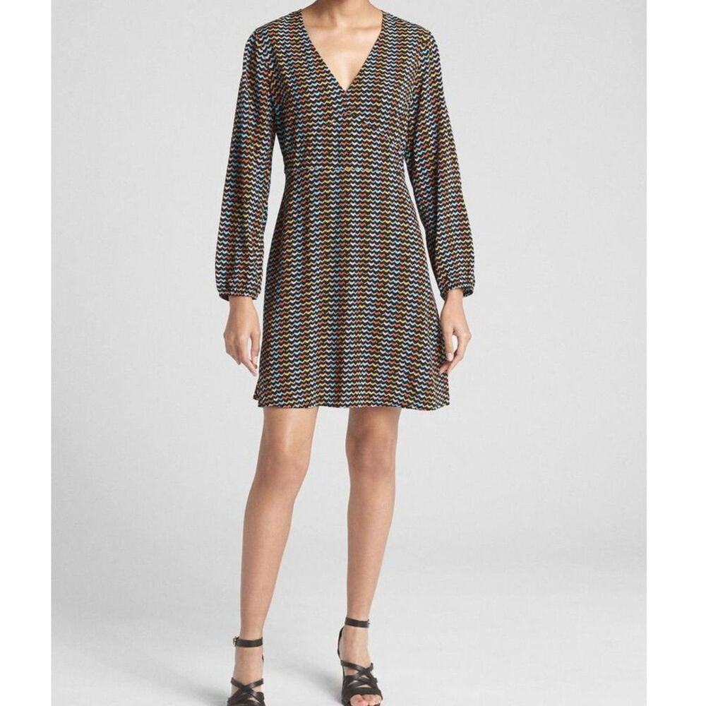 GAP Women Black Fit and Flare Print V-Neck Dress women's size 8